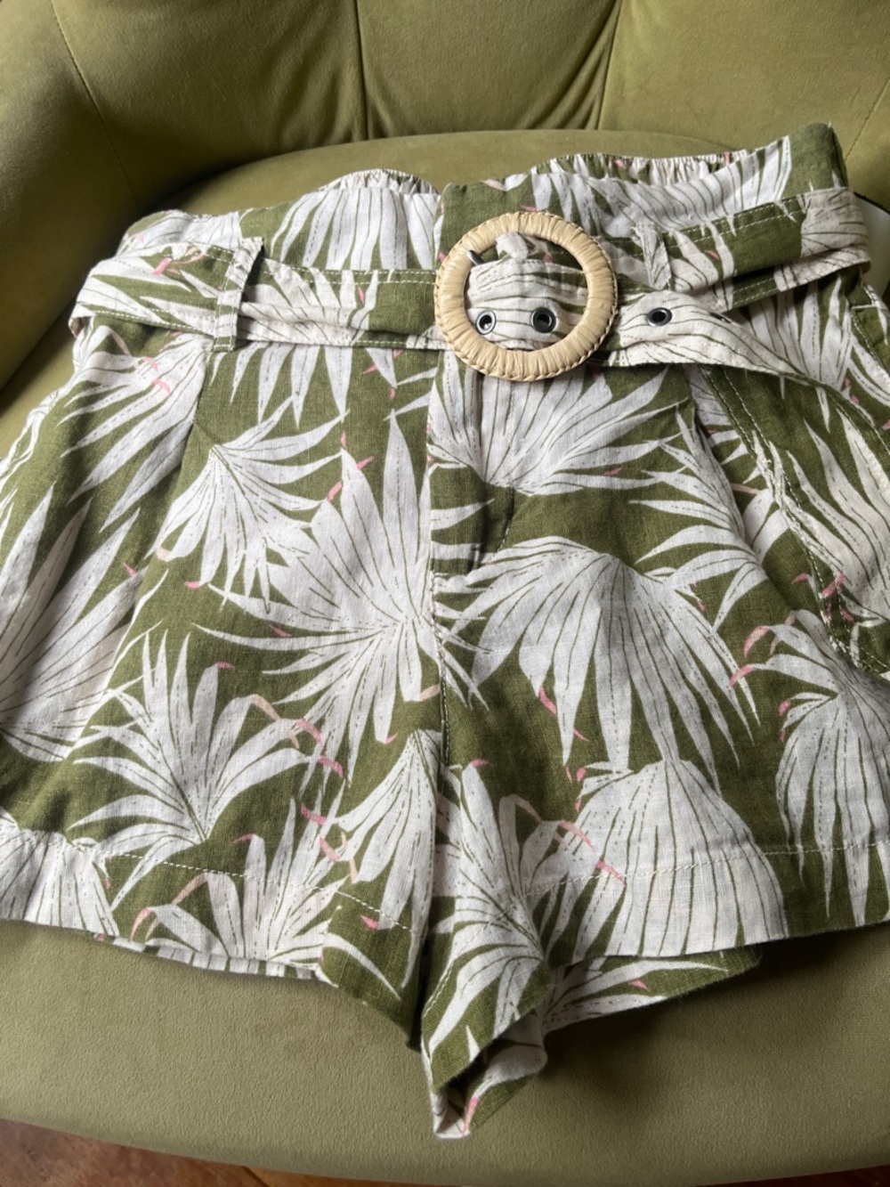 Tahari Woman Olive and White High-Waist Tropical Print Shorts 100% linen